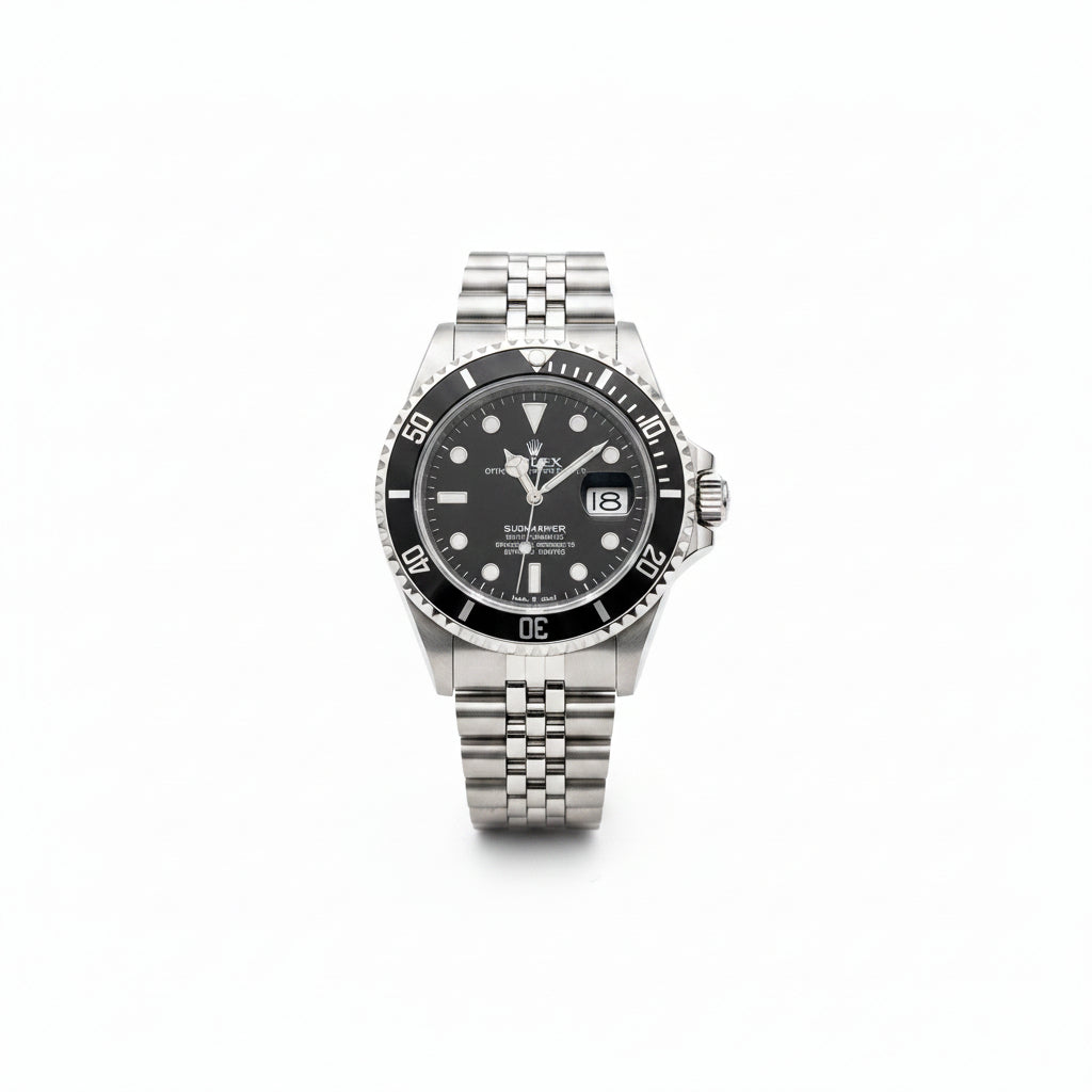 Rolex Submariner de acero inoxidable con cara negra y bisel negro.